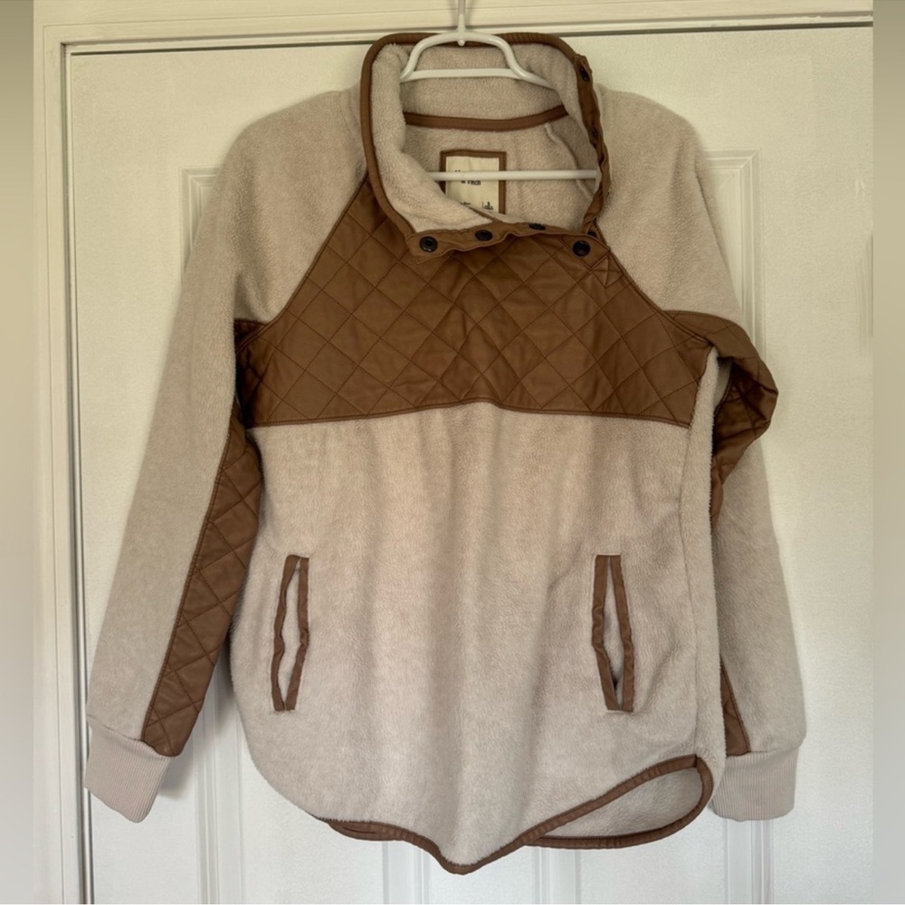 Abercrombie & Fitch Tan and Cream Fleece Pullover